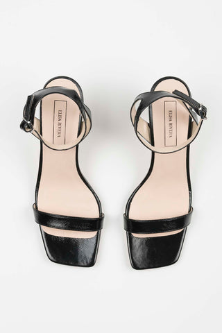 SANDALIA TIRA NEGRA TACÓN 8CM