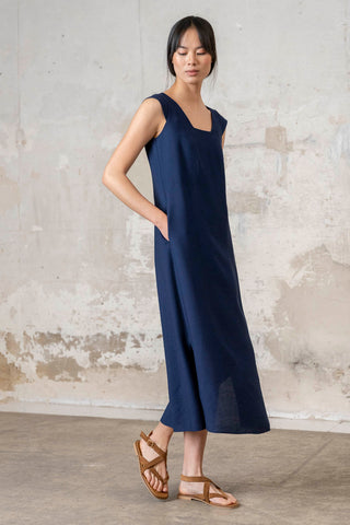 VESTIDO TRIÁNGULO ESPALDA AZUL MARINO