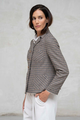 CHAQUETA VERONA SOLAPA PEQUEÑA CRUZADA CUADRITOS