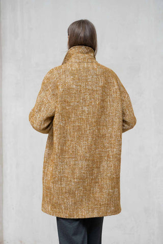 ABRIGO MONZA MOSTAZA JASPEADO