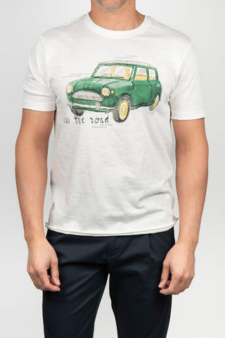 Camiseta GUY blanca con ilustración de coche clásico