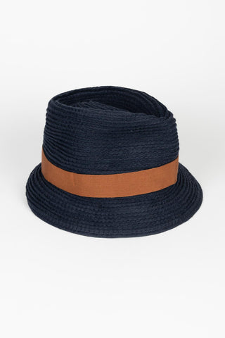 Gorro Naeva azul marino con cinta camel